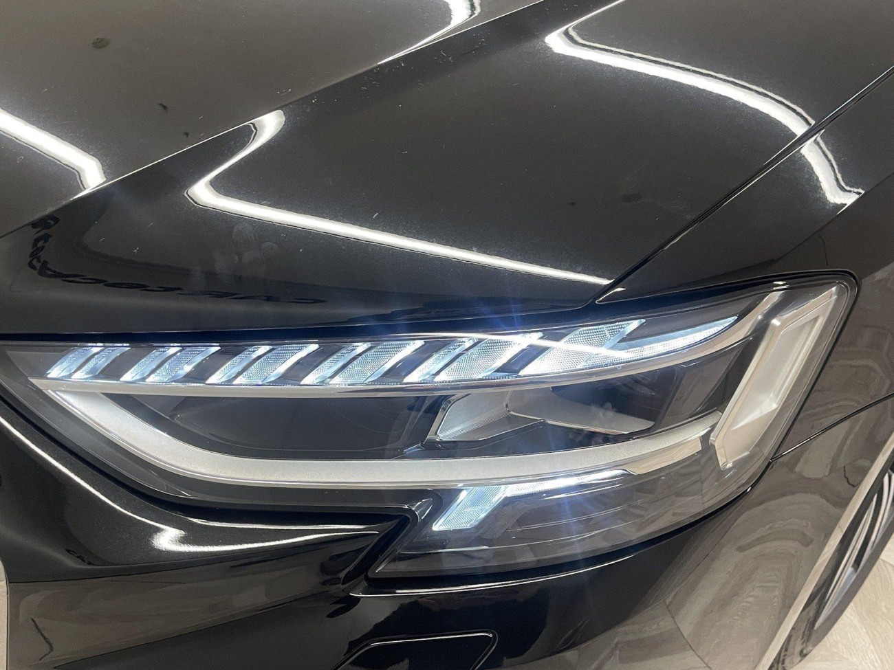 Audi A8L 45 TFSI 2023