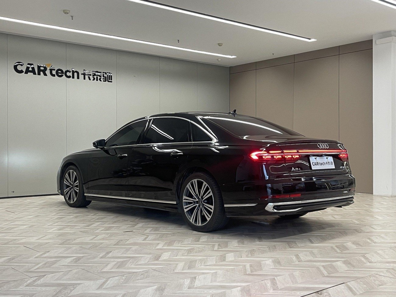 Audi A8L 45 TFSI 2023