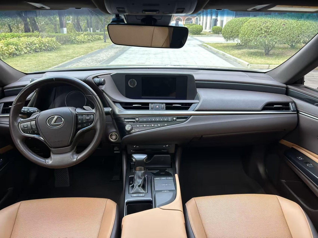 Lexus ES 200 2021