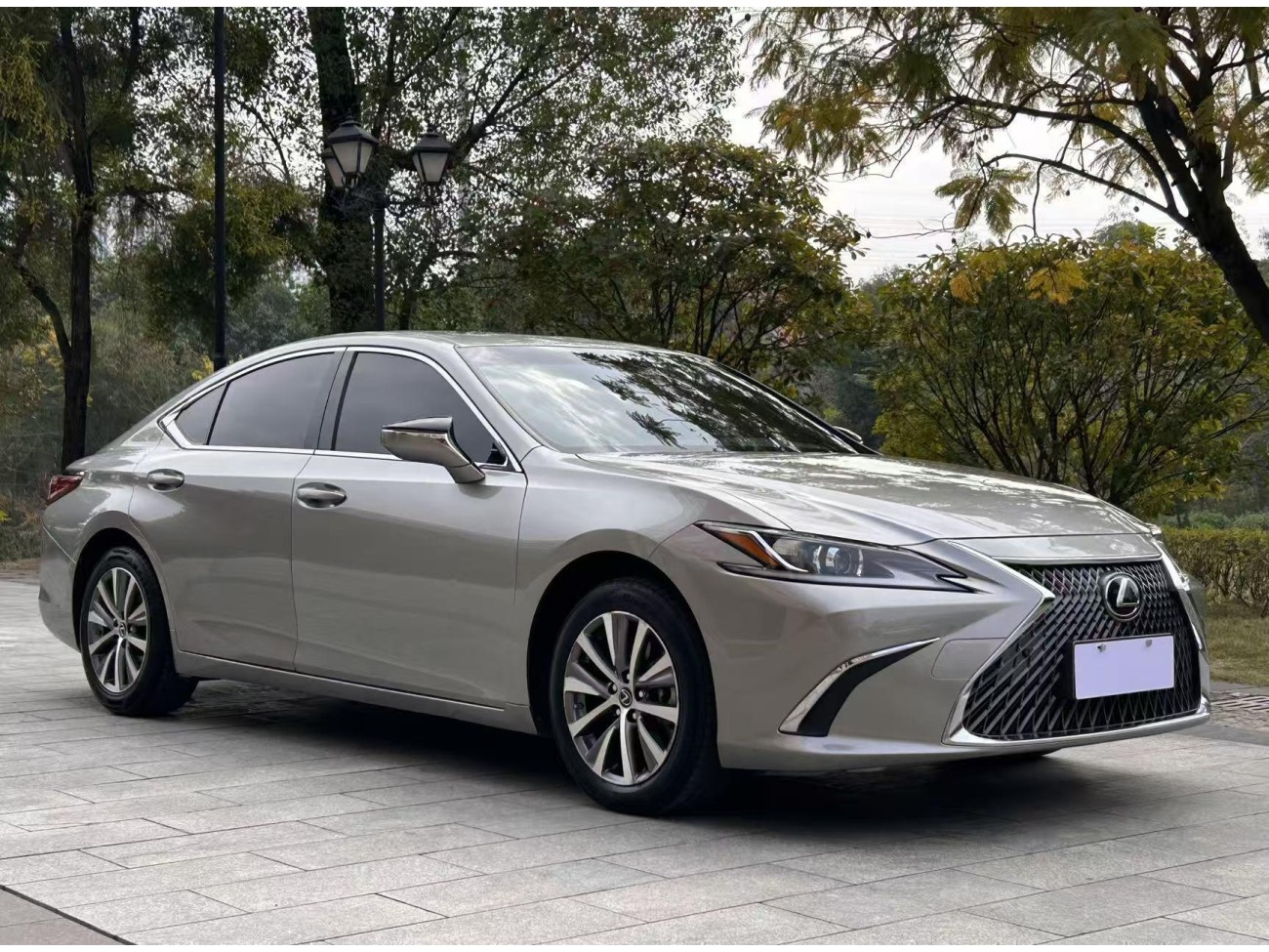 Lexus ES 200 2021