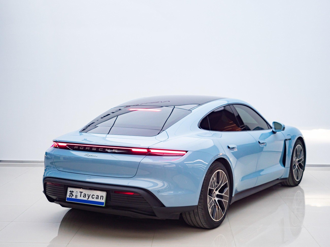 Porsche Taycan 2024
