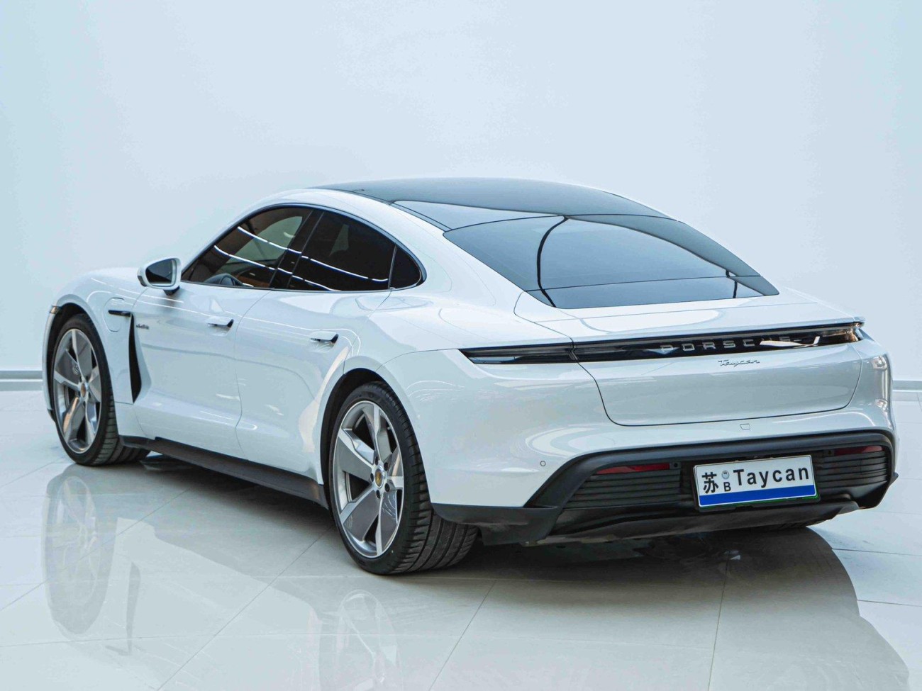 Porsche Taycan 2024