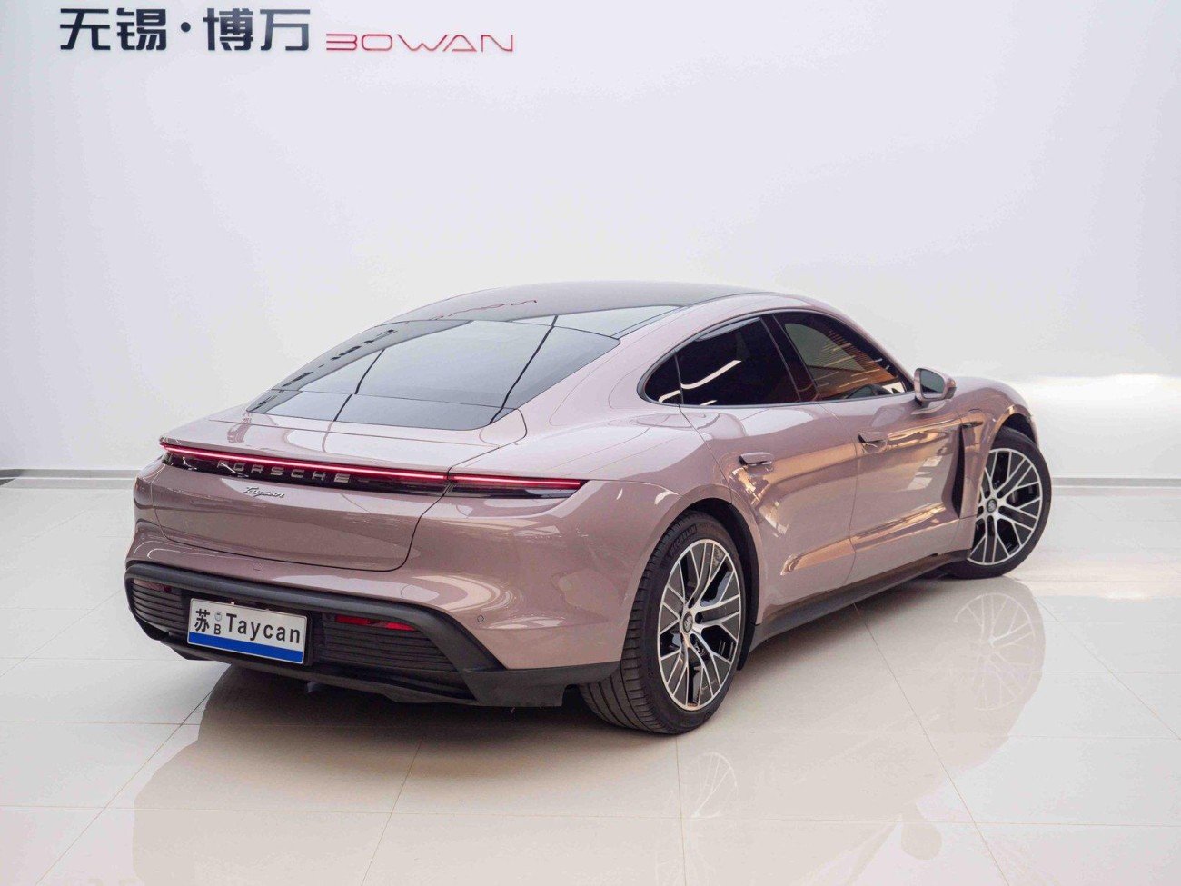 Porsche Taycan 2022