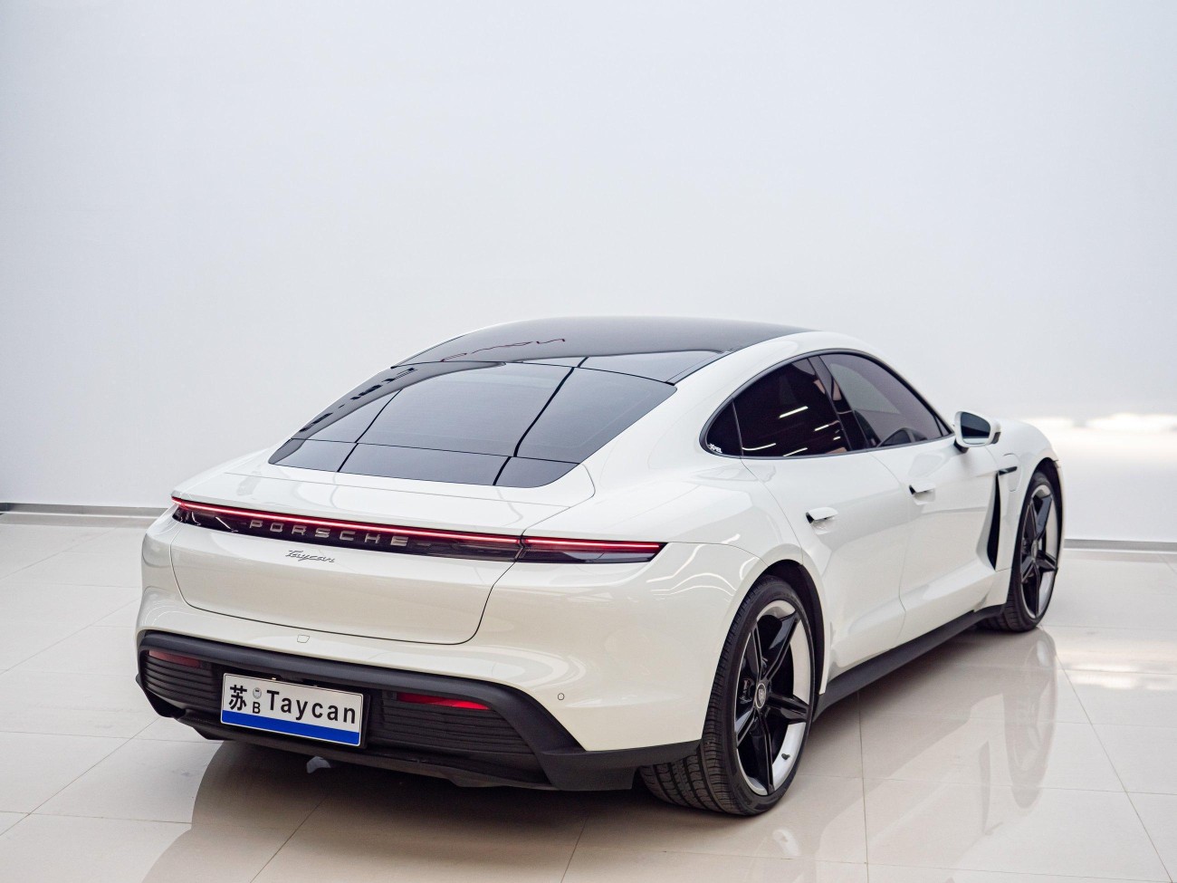 Porsche Taycan 2023