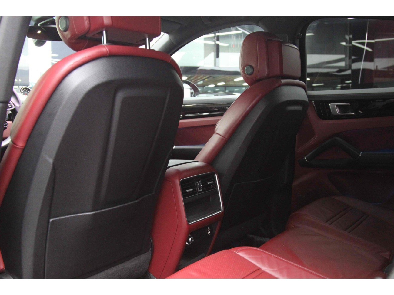 Porsche Cayenne 2021