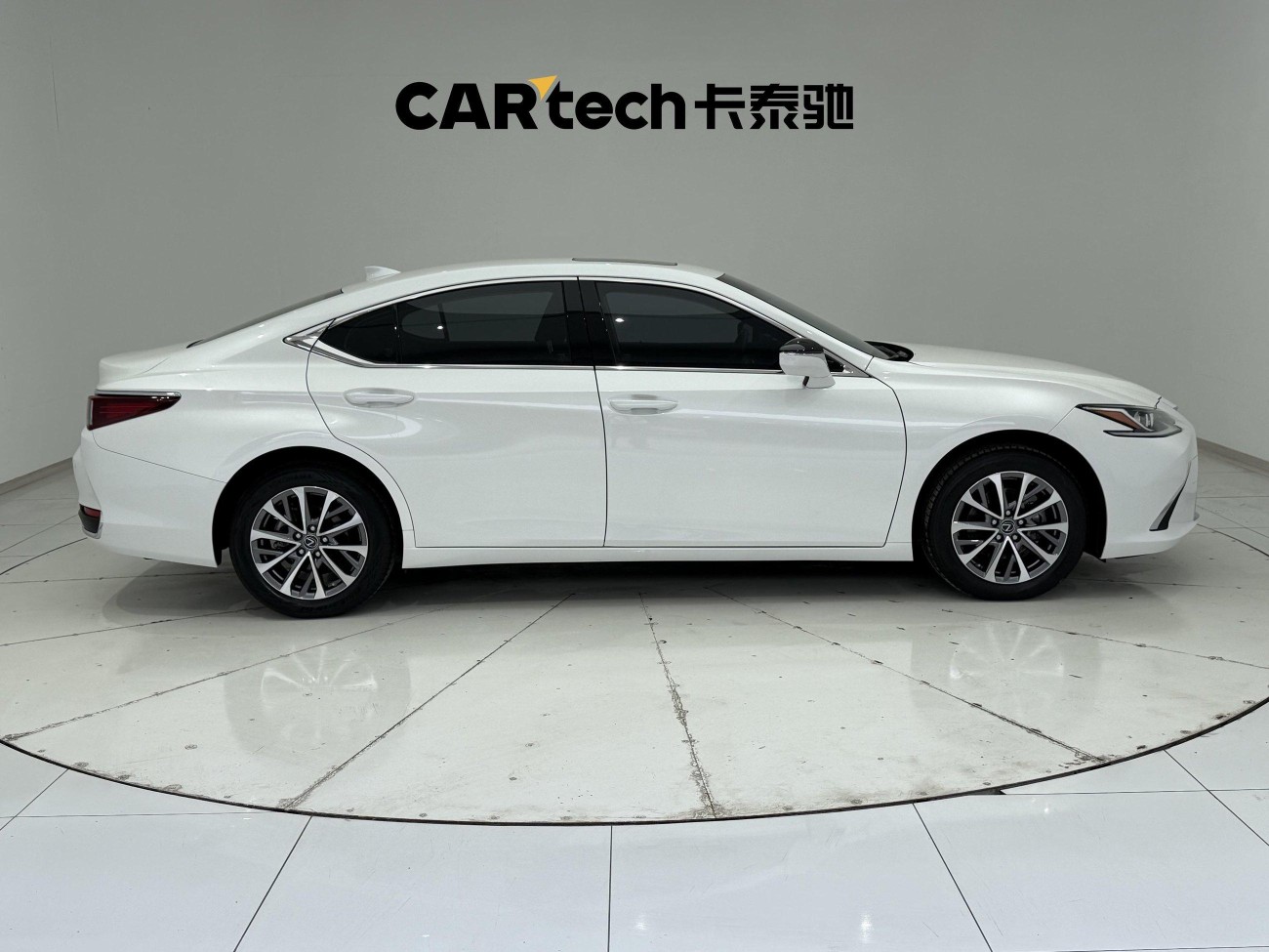 Lexus ES 200 2023
