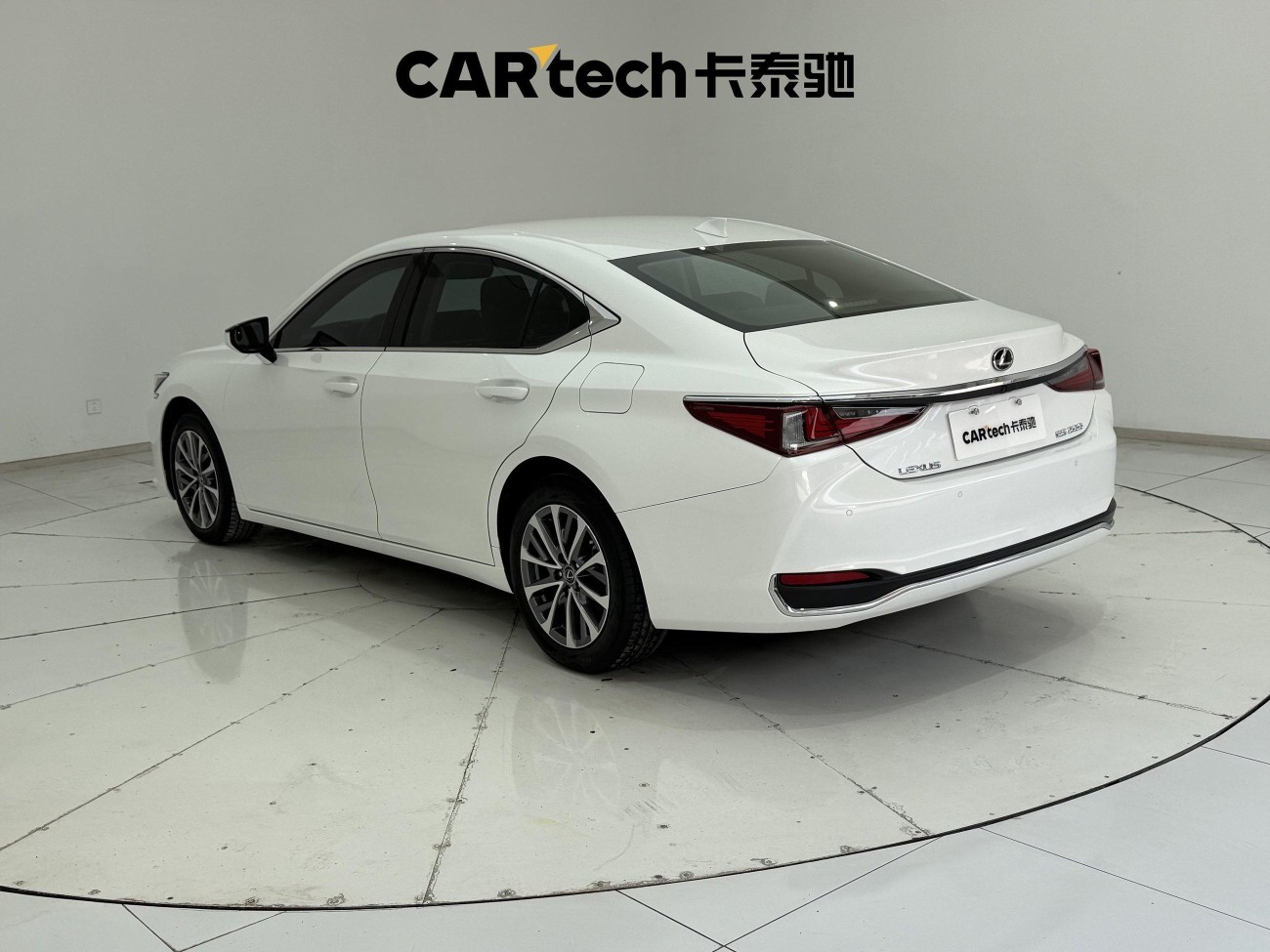 Lexus ES 200 2023