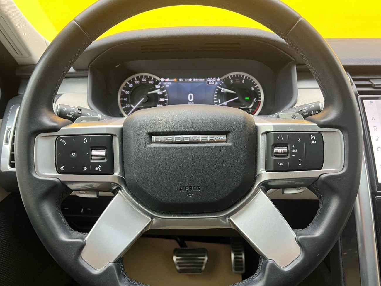 Land Rover Discovery 2022