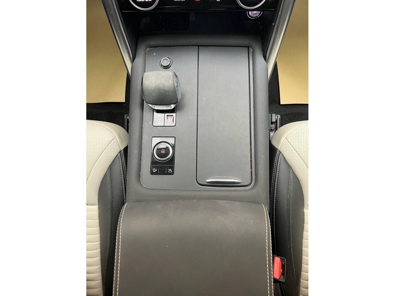 Land Rover Discovery 2022