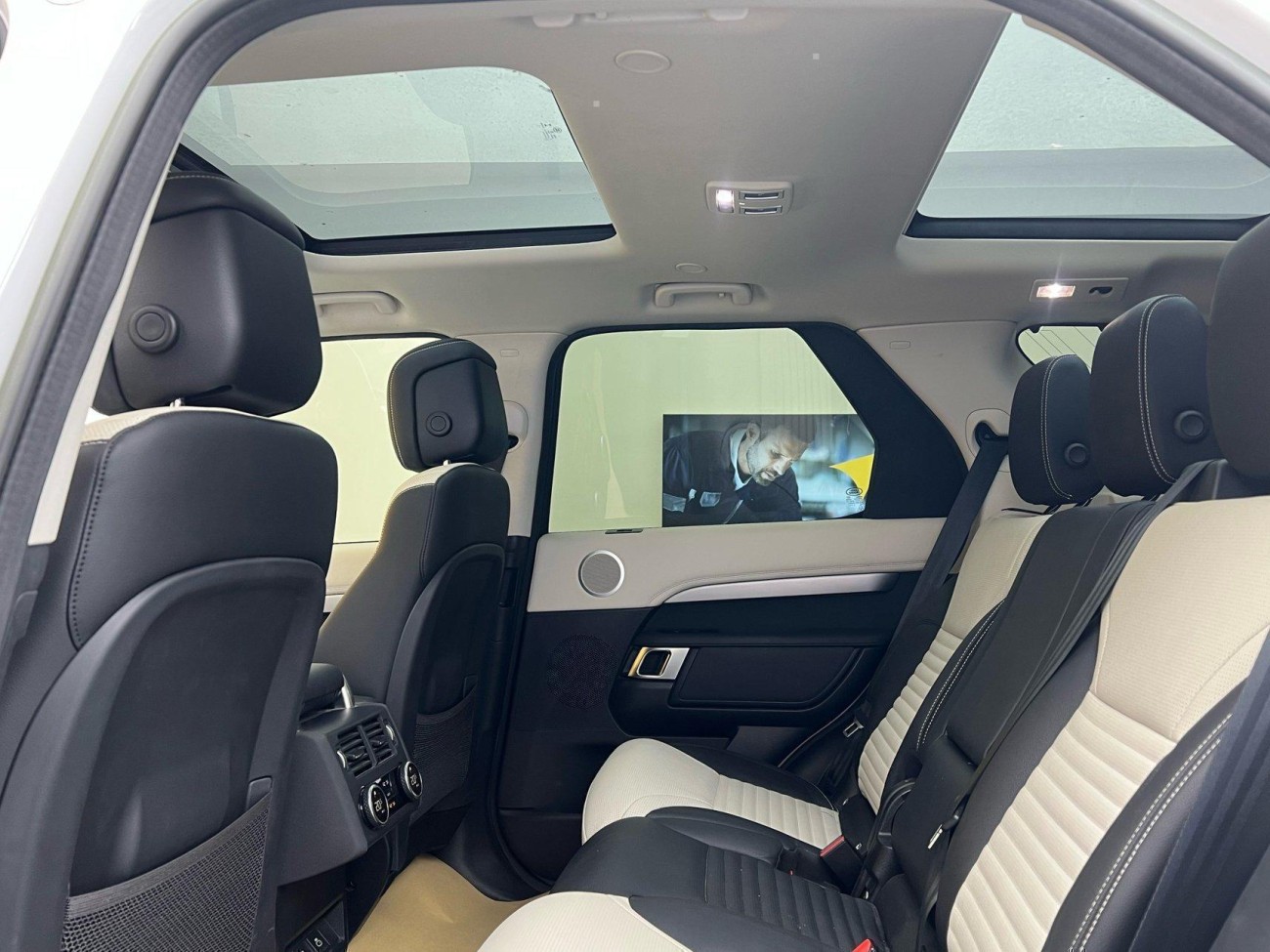 Land Rover Discovery 2022