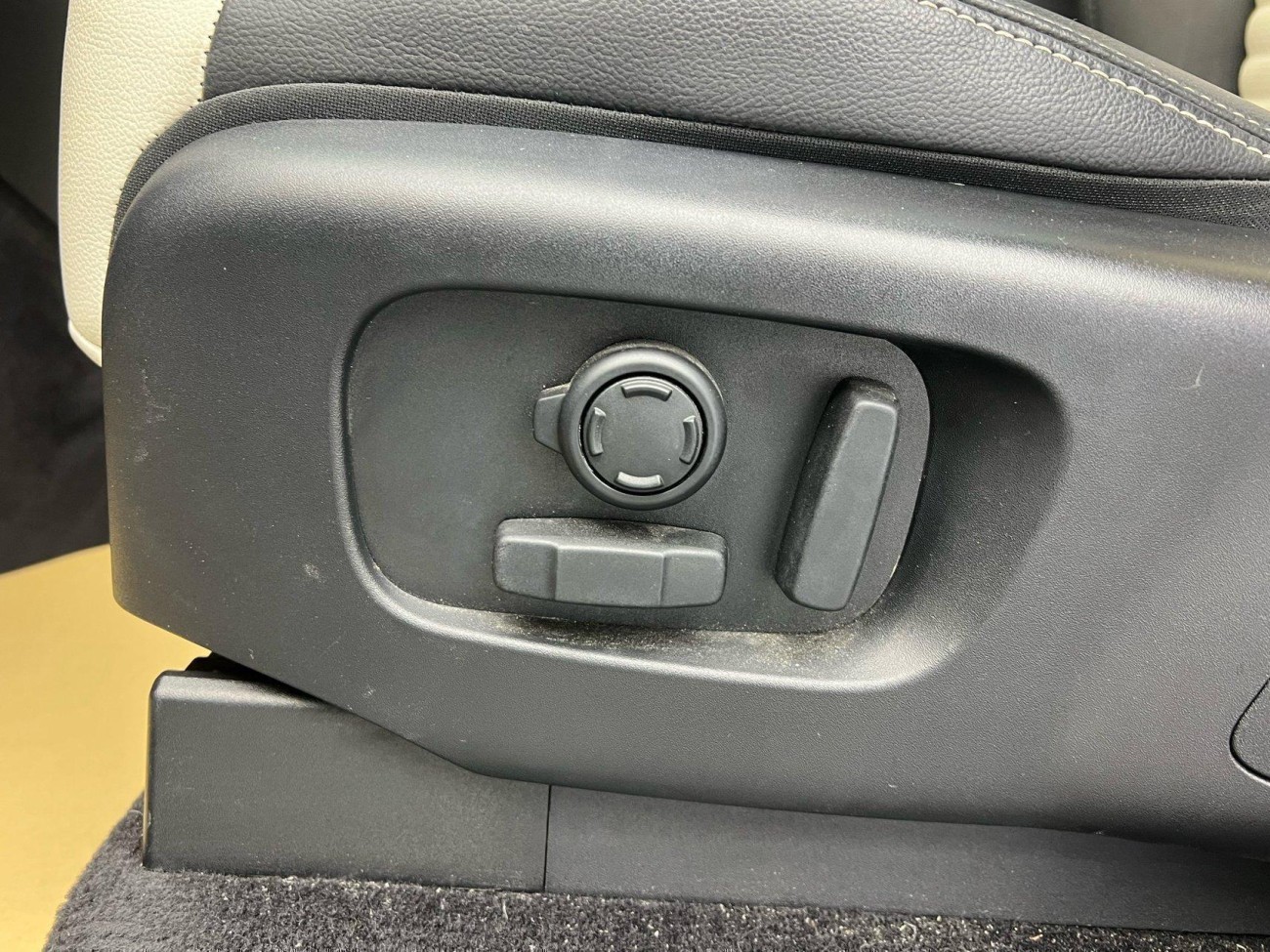 Land Rover Discovery 2022