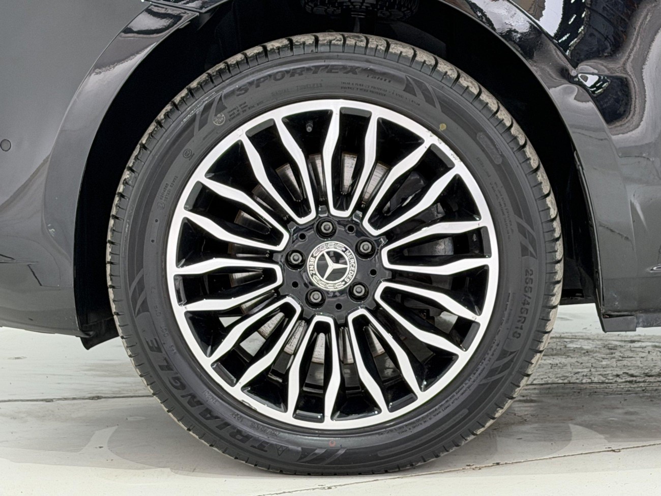 Mercedes-Benz 2021 2020