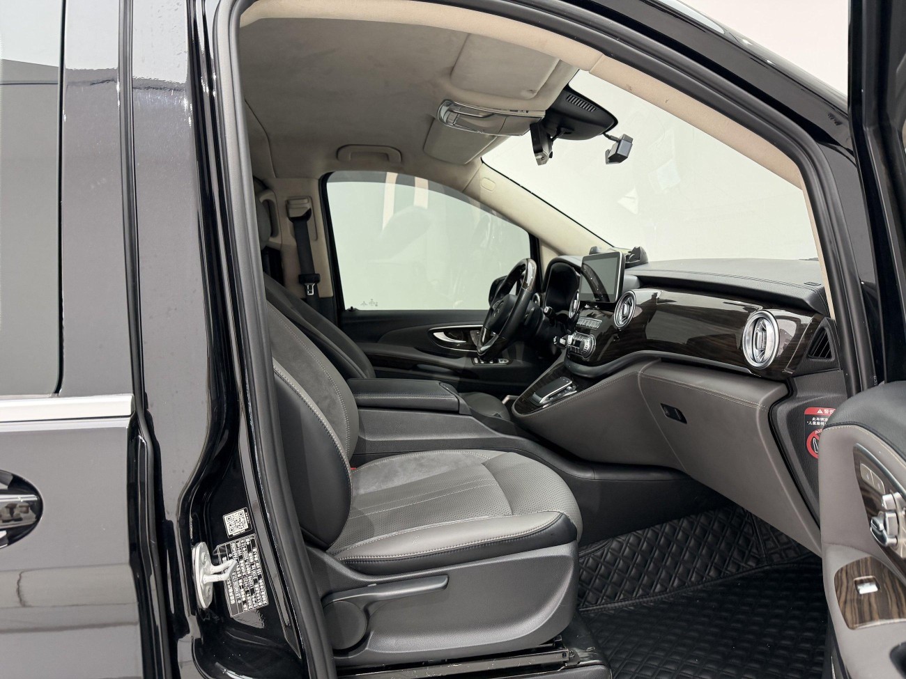 Mercedes-Benz 2021 2020