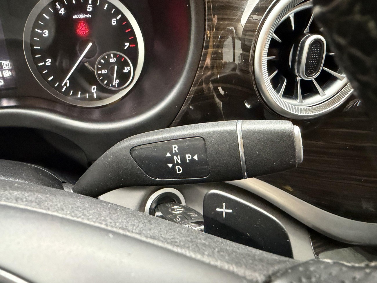 Mercedes-Benz 2021 2020