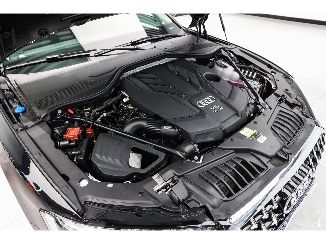 Audi A8L 50 TFSI 2024