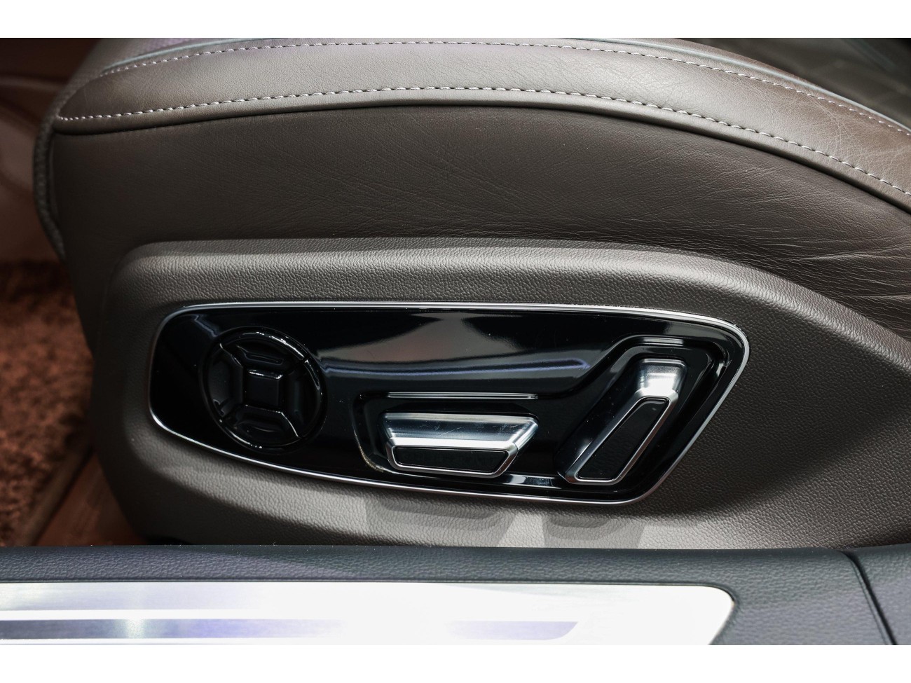 Audi A8L 50 TFSI 2024