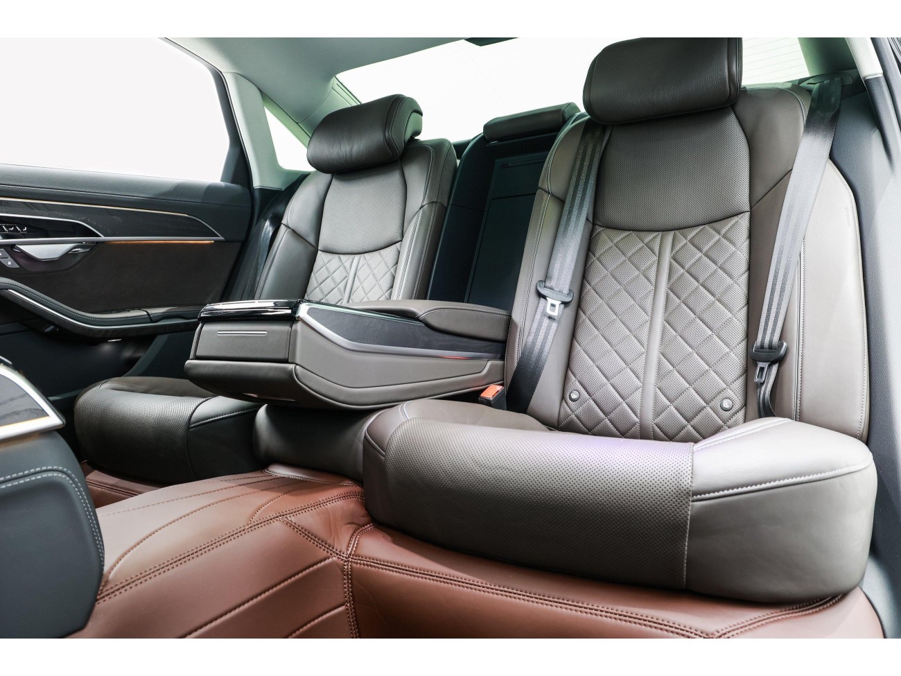 Audi A8L 50 TFSI 2024