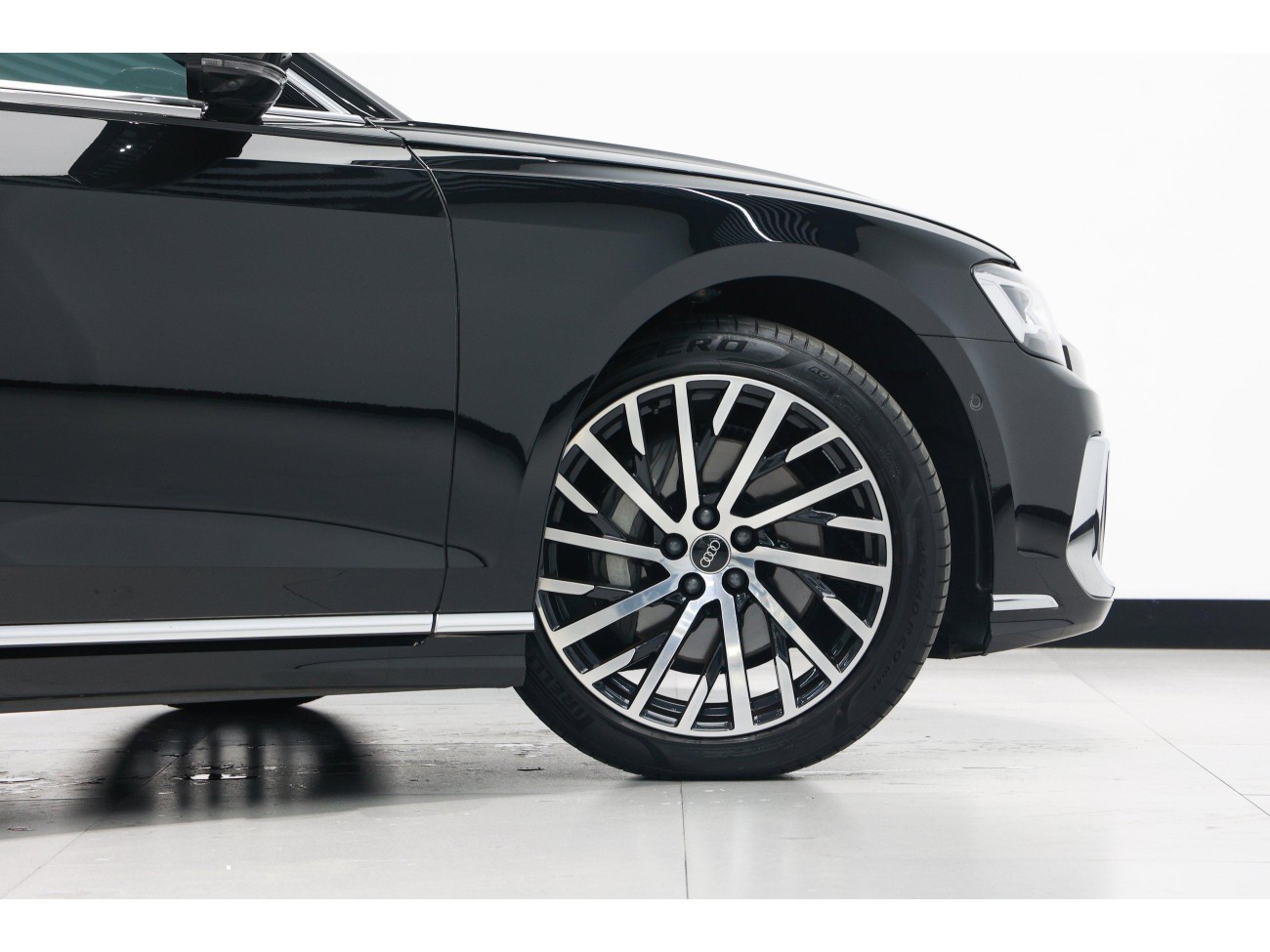 Audi A8L 50 TFSI 2024