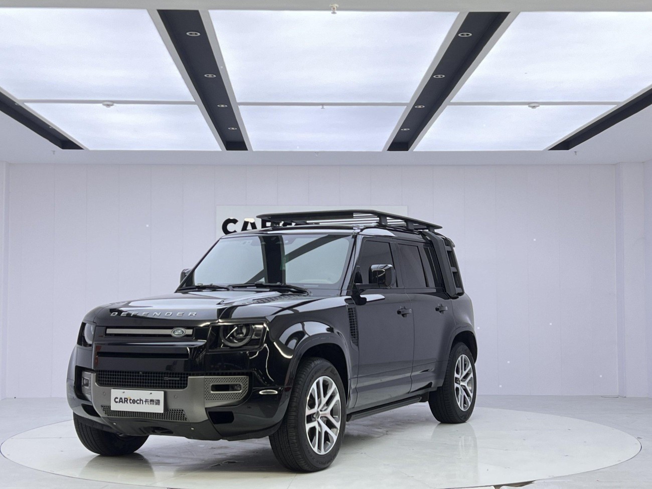 Land Rover Defender 2023