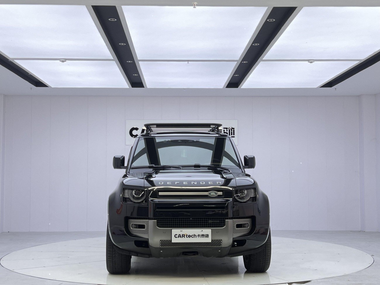 Land Rover Defender 2023