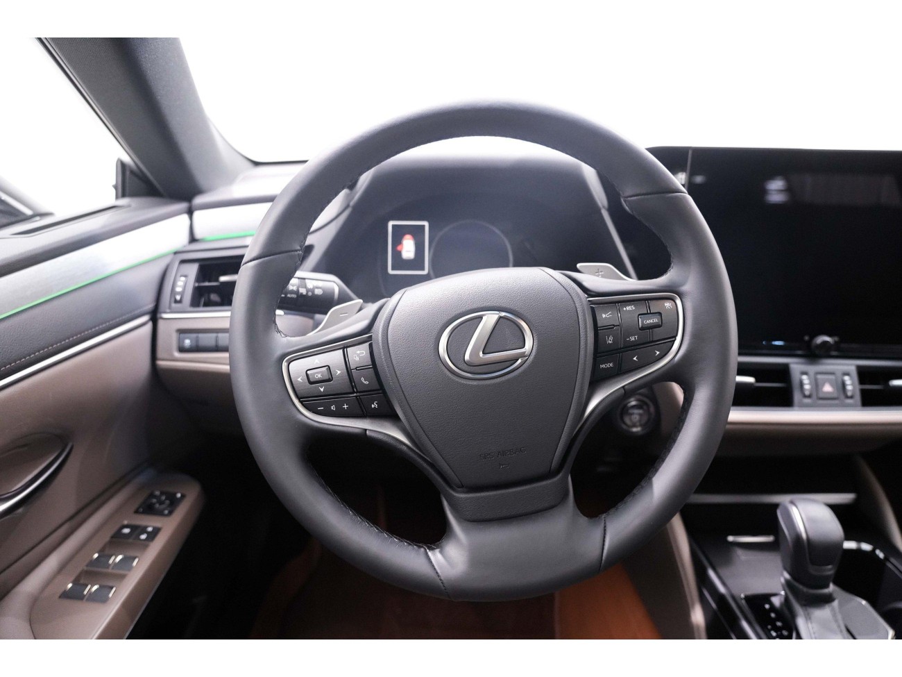 Lexus ES 300h 2025