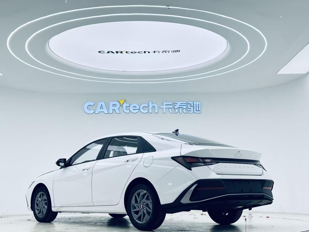 Hyundai Elantra 2025