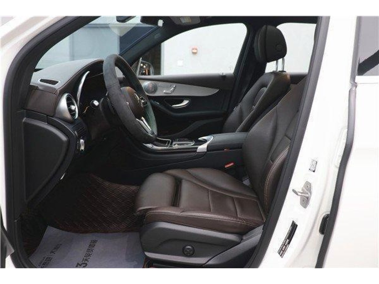 Mercedes-Benz GLC 260 L 2021