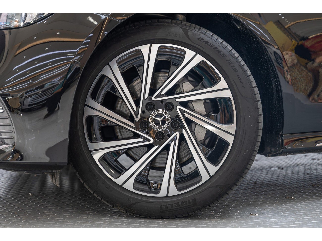 Mercedes-Benz E 300 L 2024