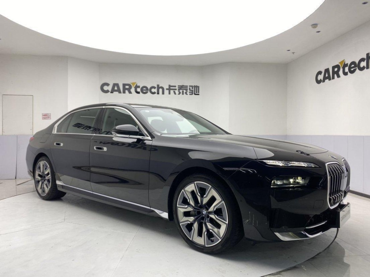 BMW 740Li 2024