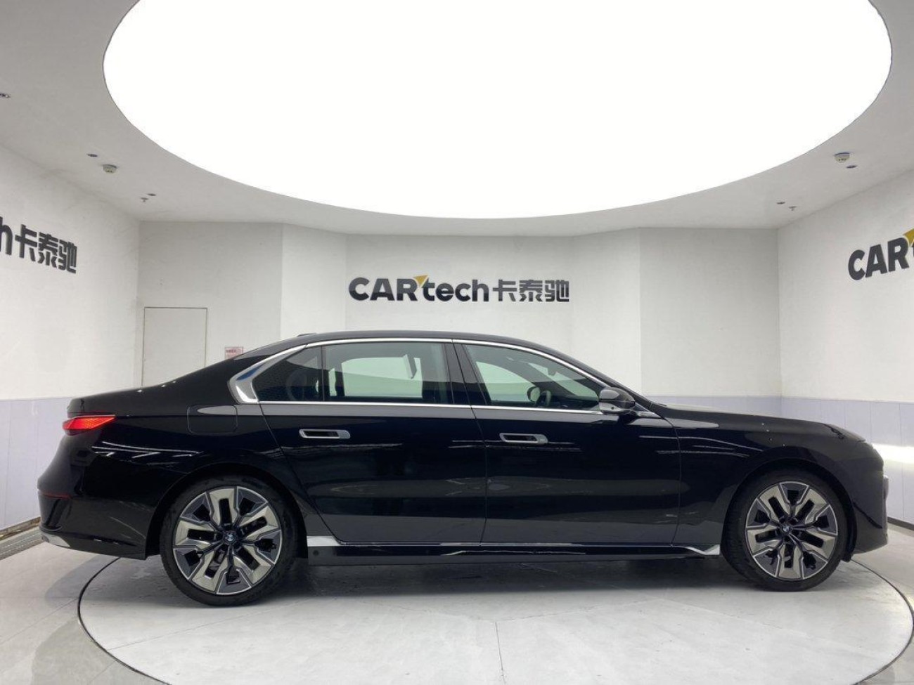 BMW 740Li 2024