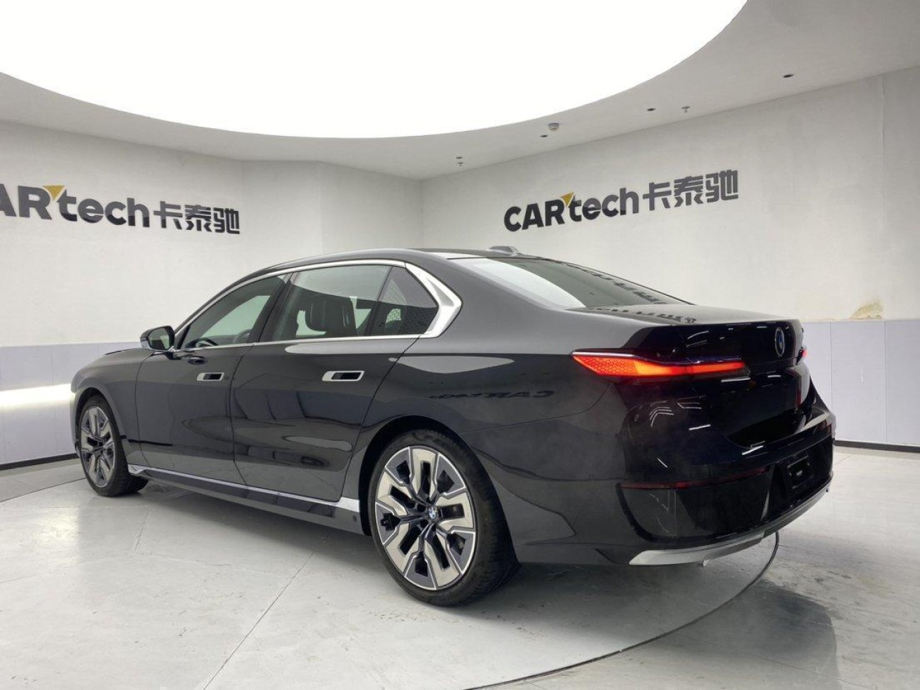 BMW 740Li 2024