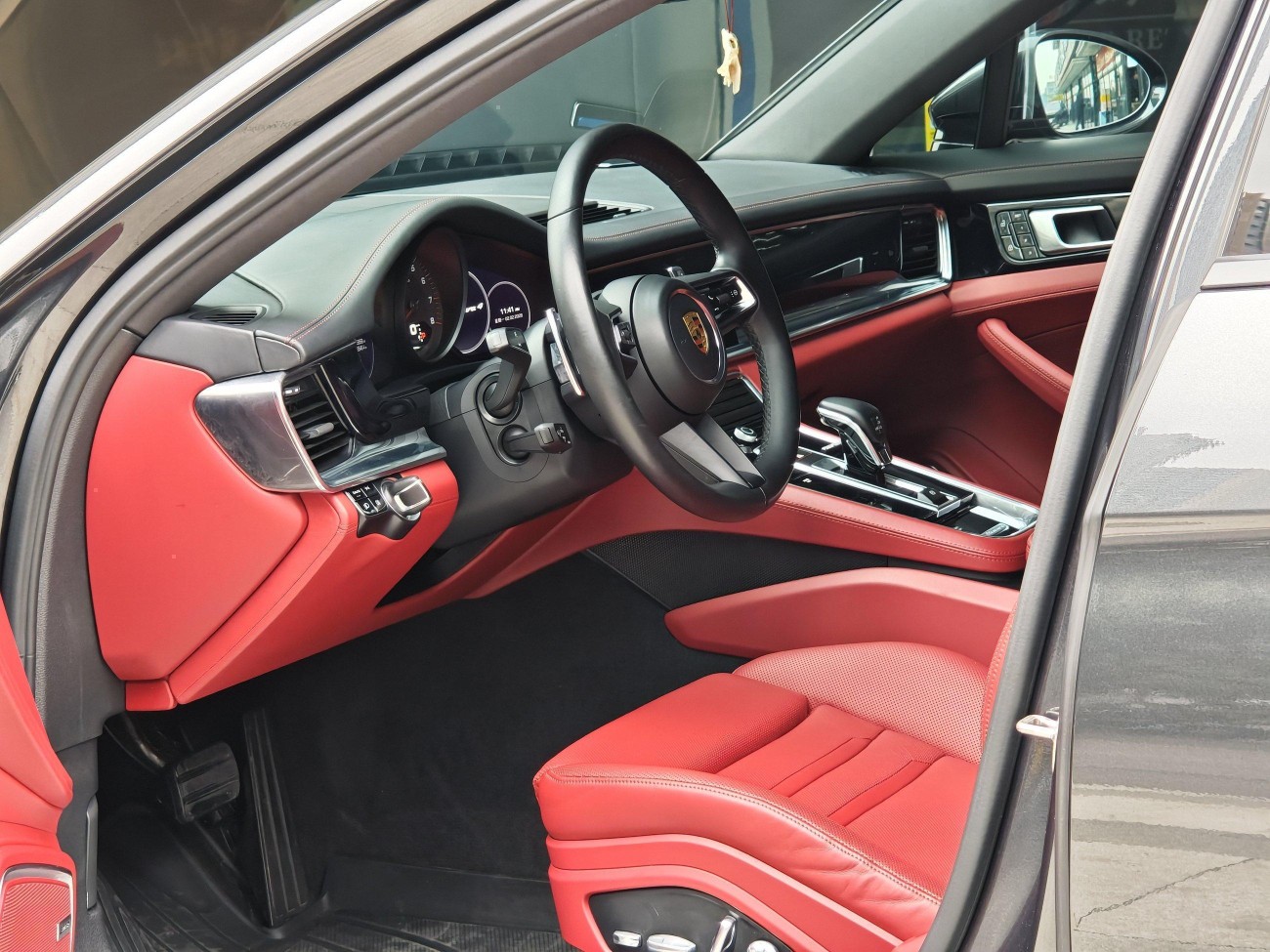 Porsche Panamera 2021