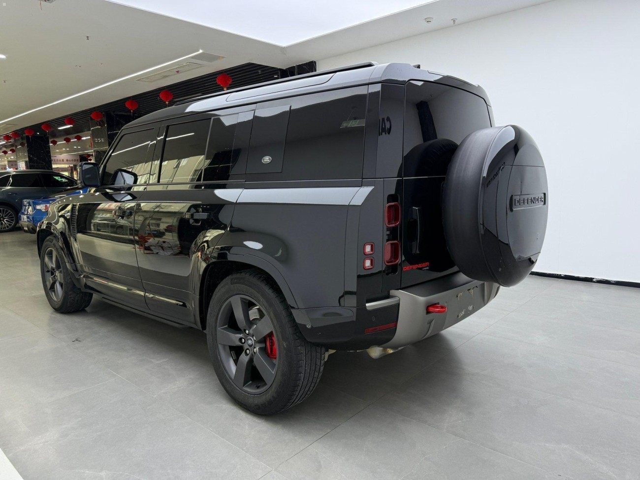 Land Rover Defender 2023