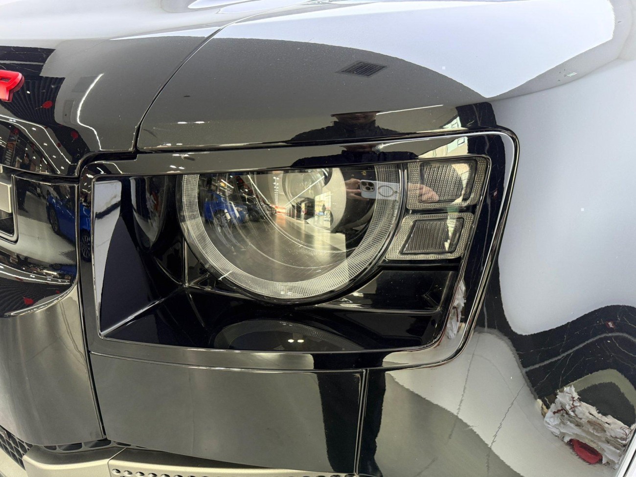 Land Rover Defender 2023