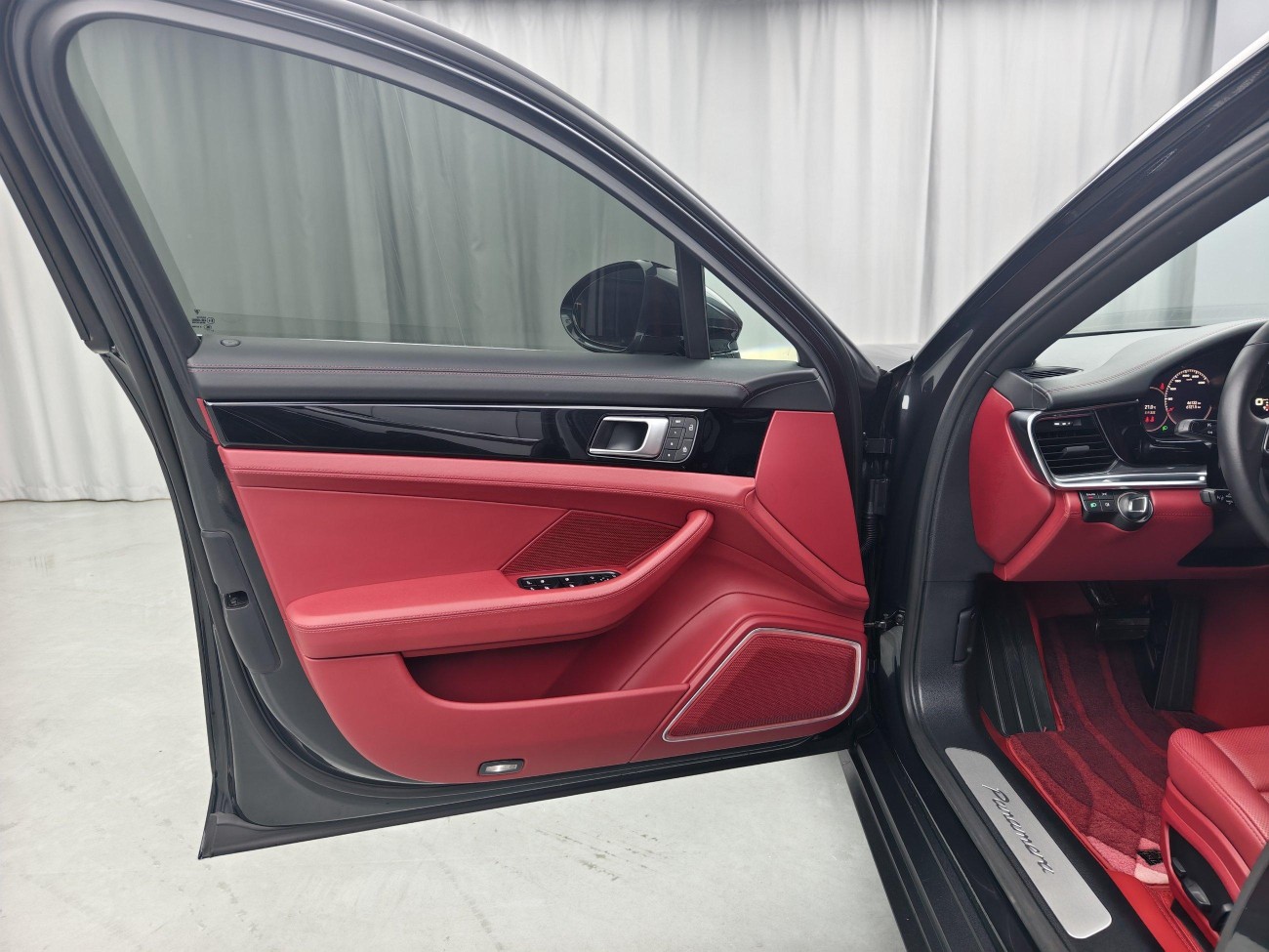 Porsche Panamera 2023