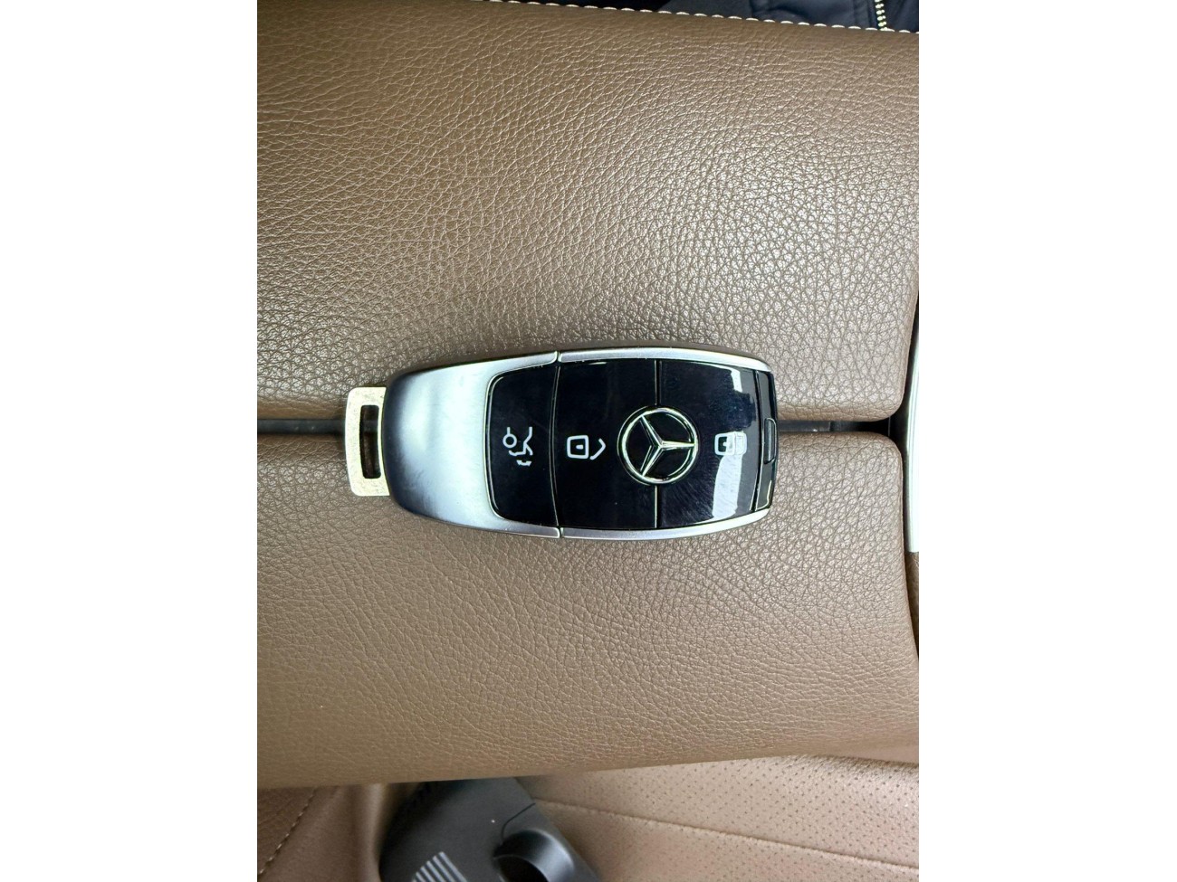 Mercedes-Benz E 300 L 2023