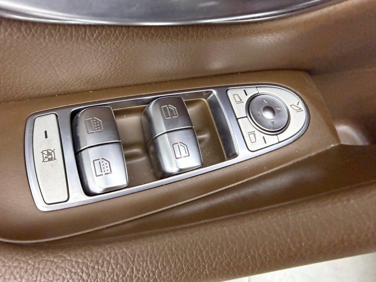 Mercedes-Benz E 300 L 2023