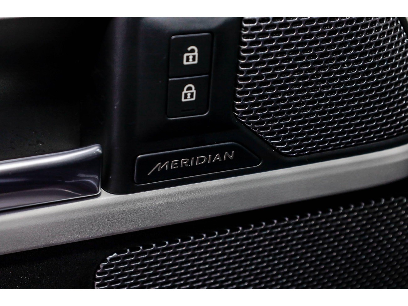 Land Rover Defender 2022