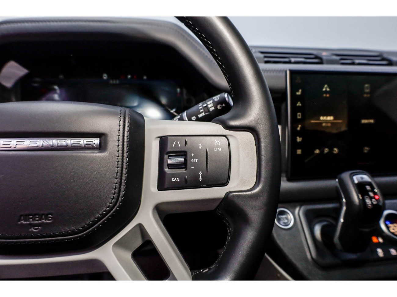 Land Rover Defender 2022