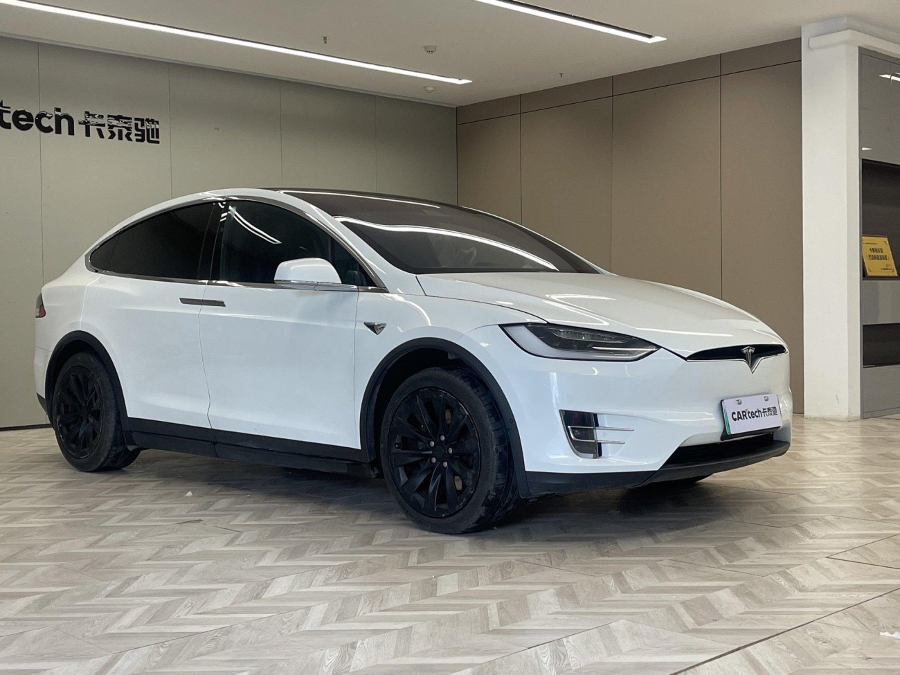 Tesla Model X 2020