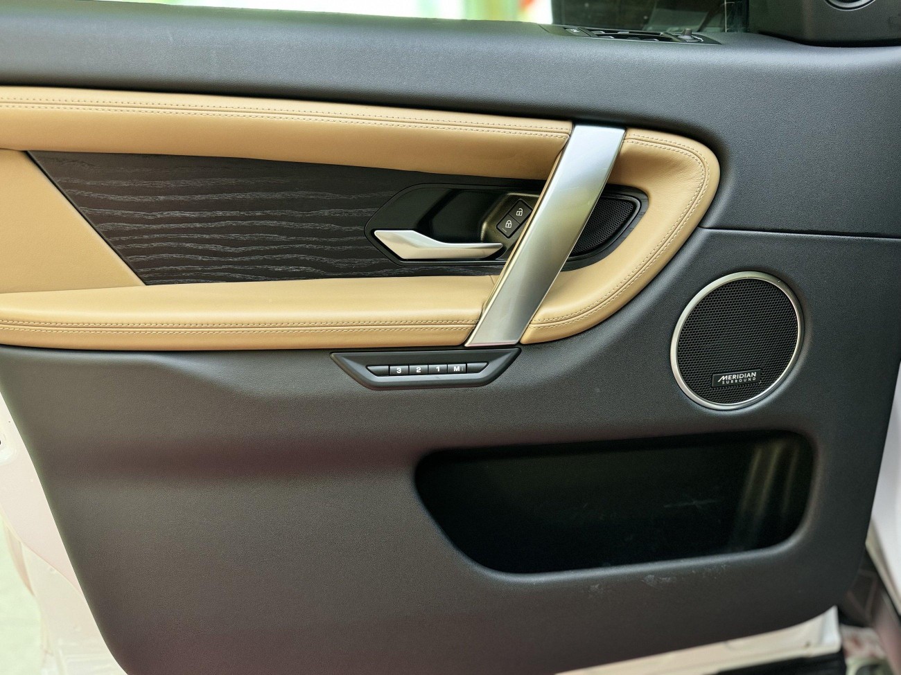 Land Rover Discovery Sport 2024