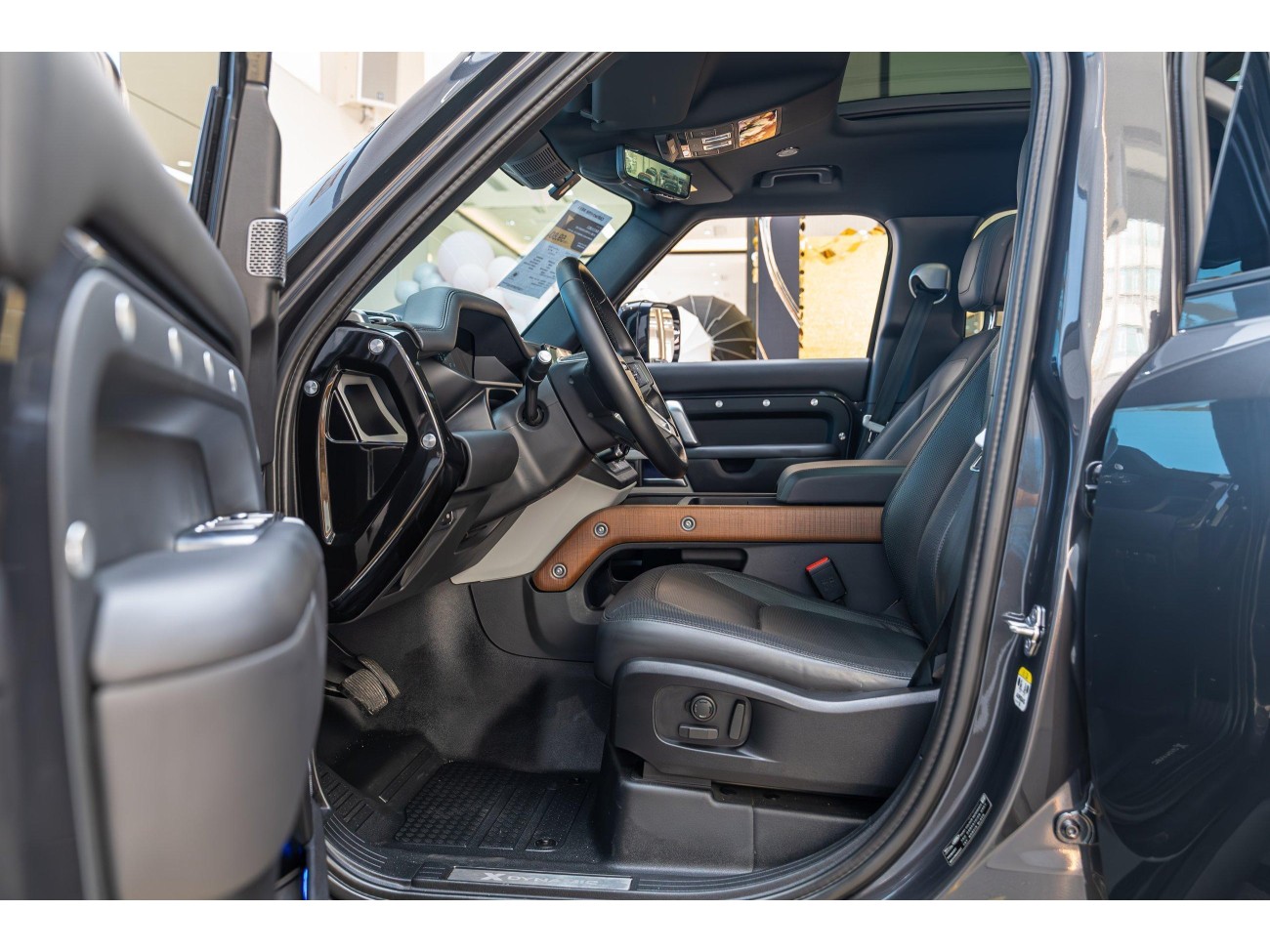 Land Rover Defender 2022