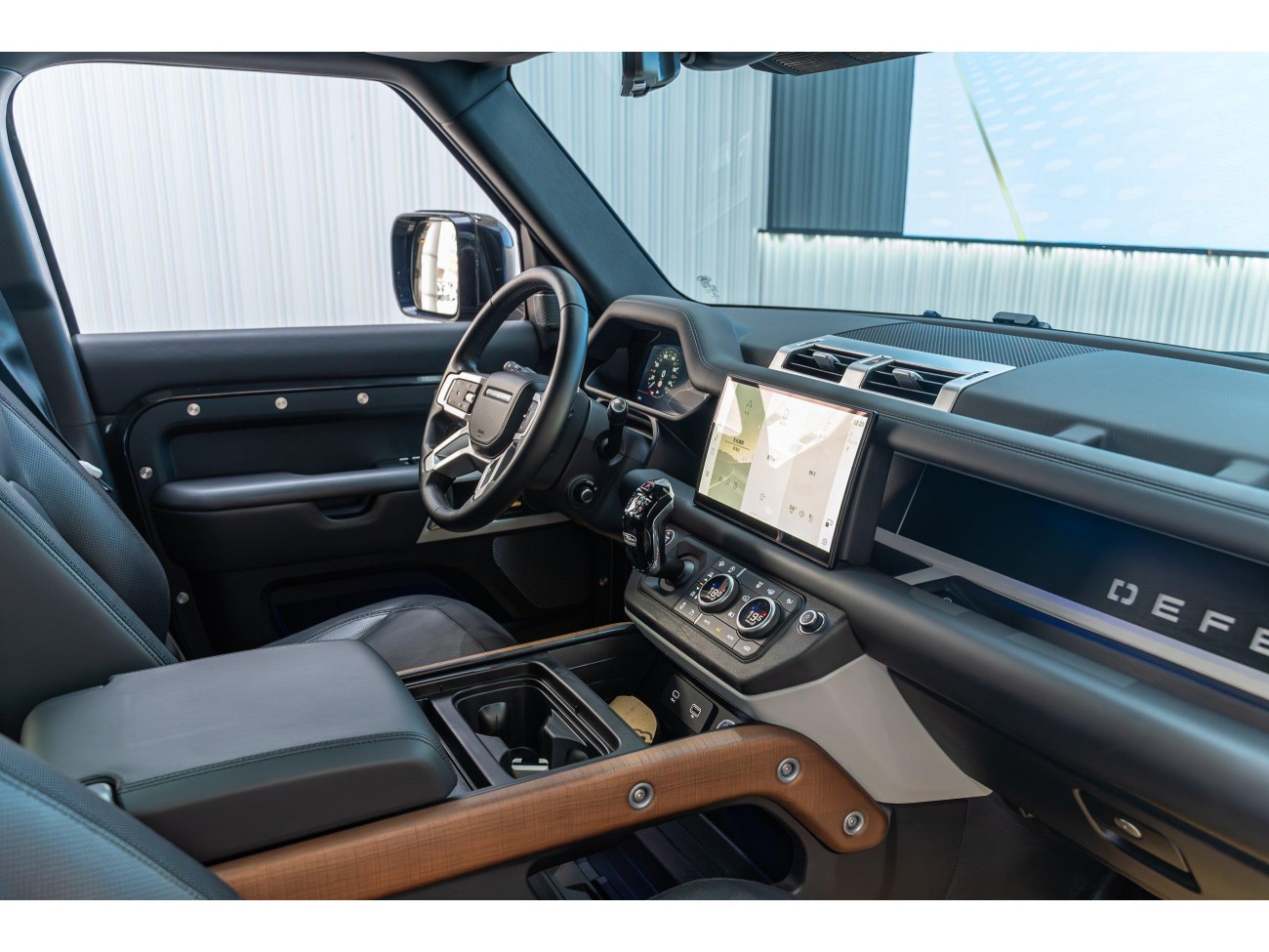 Land Rover Defender 2022