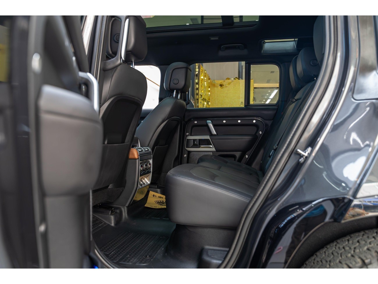 Land Rover Defender 2022