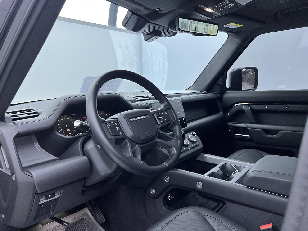 Land Rover Defender 2025