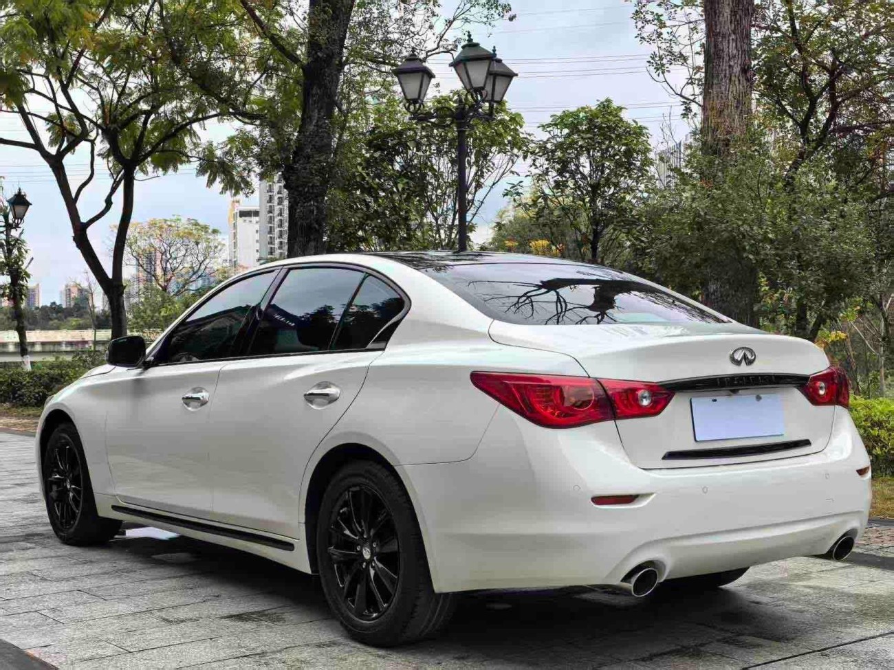Infiniti Q50L 2017