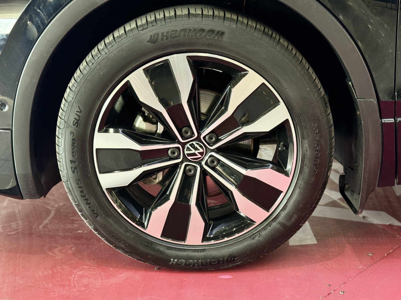 Volkswagen Tiguan L 2024