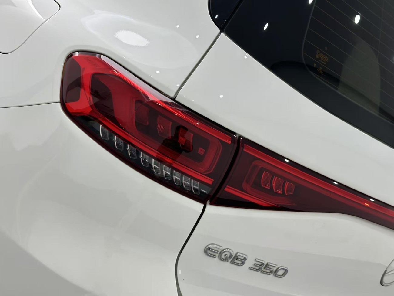 Mercedes-Benz EQB 2021