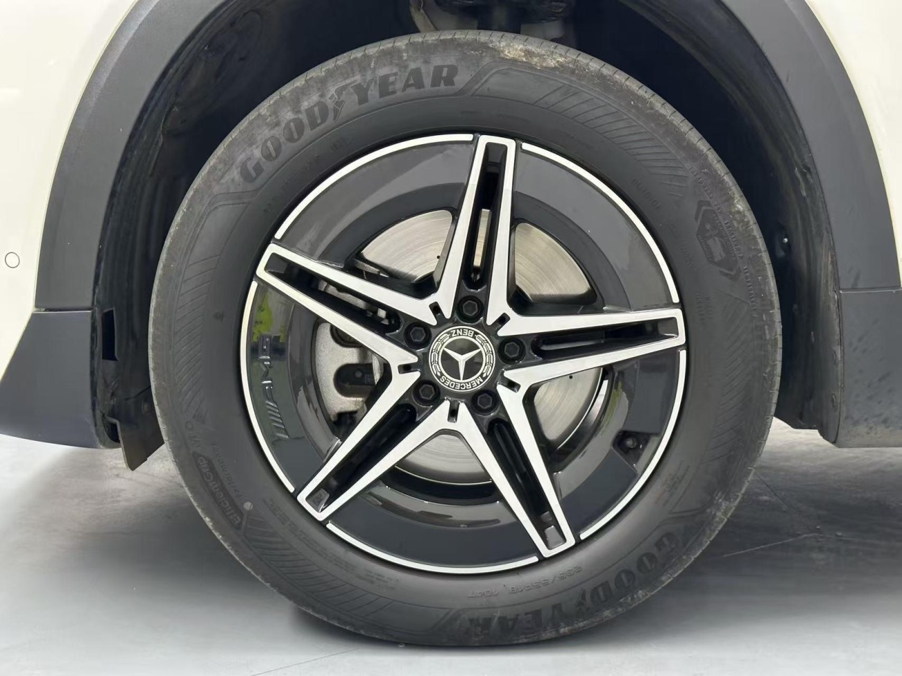 Mercedes-Benz EQB 2021