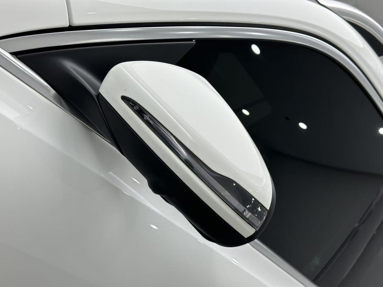 Mercedes-Benz EQB 2021